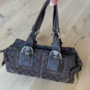 Coach E06Q-10078 Mia Signature
Satchel Chocolate